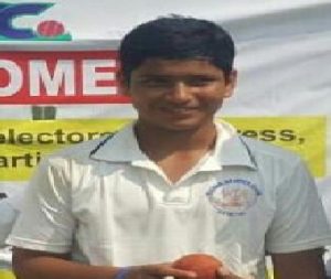 Left-arm spinner Omkar Karandikar bags a 6wkt haul vs Apollo CC in the CPCC Tournament ‘17