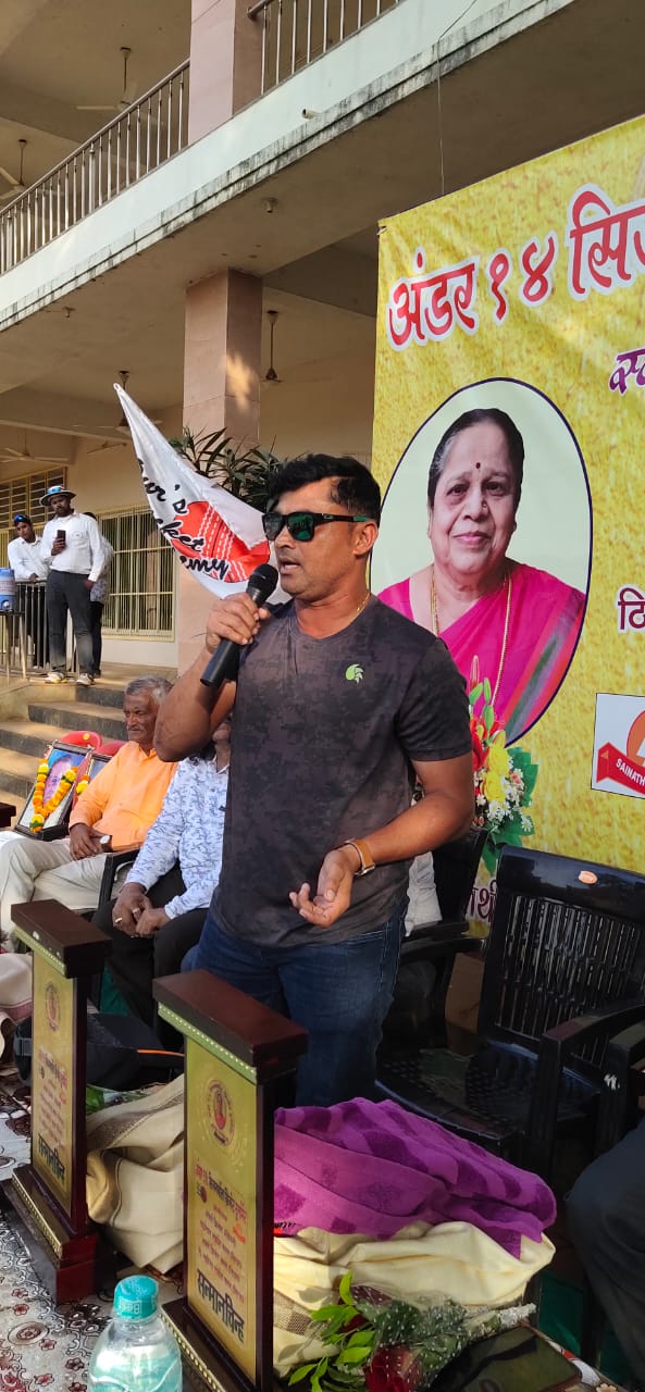 Mumbai and IPL bowler Pravin Tambe addressing the event in the finals